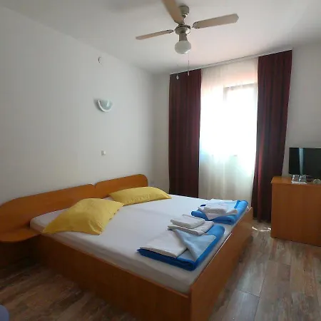 Angeli فندق فوديس